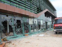 Adana mobilya fabrikasında korkutan yangın