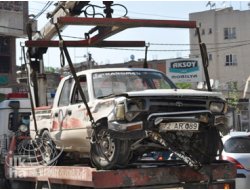 Hızını Alamayan Sürücü Orta Refüje Çıktı