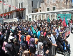 İstanbul'da eller 'SOMA' için duaya açıldı