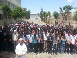 Öğrenciler Soma için saf tuttu