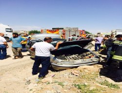 Otomobil ile kamyon çarpıştı: 1 yaralı