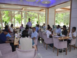 "Sendikalar siyasi parti uzantısından uzaklaşmalı"