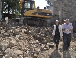 Siverek'te metruk evler yıkılıyor