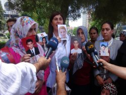 Oturma eylemi yapan ailelere destek artıyor