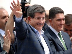 Davutoğlu Ağrı'da halka hitap etti