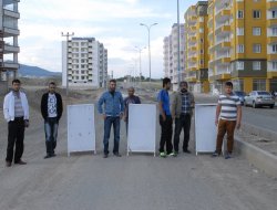 Ergani'de "bozuk yol" eylemi