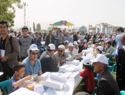 Dünyanın en kalabalık kahvaltı rekoru Van'da kırıldı