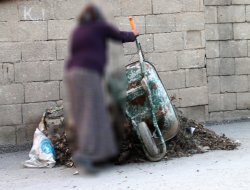 Çöplerin sokaklara dökülmesine tepki