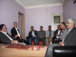 Yol kesmeler halkı mağdur ediyor