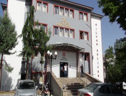 Silvan Adliye Binasında intihar girişimi