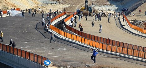 Lice'de Askerlerin Silahları İncelenmeye Alındı