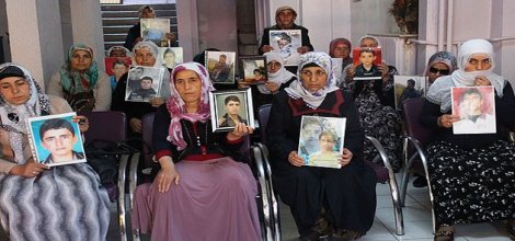 Diyarbakır'daki aileler açlık grevine başladı