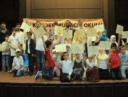 "Muhacir Okulu" öğrencileri mezun oldu