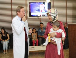 Anne ve babalar, bebeklerde kalça çıkığına dikkat