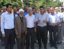 Silvan'da yaşanan elektrik kesintisine muhtarlardan tepki