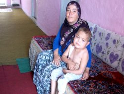 Minik Emre yardım bekliyor