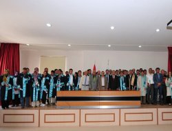 Vanlı öğrencilerin mezuniyet sevinci