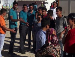 Minibüsün altında kalan Suriyeli bebek ağır yaralandı