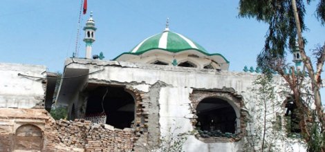 Pakistan'da türbeye bombalı saldırı: 35 yaralı