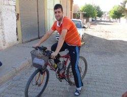 Çınarlı mucit bisiklete motor taktı