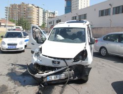 Diyarbakır'da Trafik kazası; 3 ağır yaralı