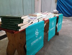 İtalya'nın Como kentinde Cami yararına kermes