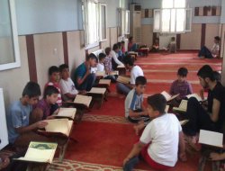 Çınar'da camiler çocuk sesleriyle şenlendi