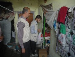 Yardım bekleyen Suriyeli aileye Umut Der desteği