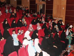 "Müslüman kadının hayat çizgisi Kur'an olmalıdır"