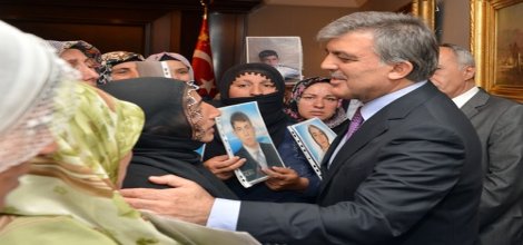 Abdullah Gül, çocukları kaçırılan aileleri kabul etti