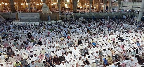 Kabe ve Mescid-i Aksa'da ilk teravih kılındı