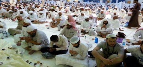 Mescid-i Haram'da iftar vakti