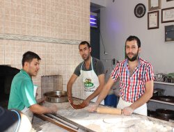 Fırıncılar sıcağa rağmen oruç tutuyorlar