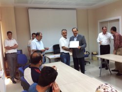 DÜ'de Kürtçe eğitim görenler sertifika aldı