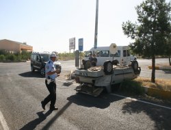 Ergani'de kavşağa giren araçlar çarpıştı