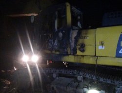 Bingöl'de iş makinesi yakıldı