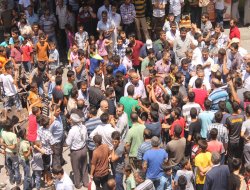 DEDAŞ'a tepki gösteren ilçe halkı yol kesti