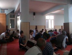 Çınar'da mukabele halkalarına yoğun ilgi