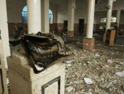 İsrail Camileri de Vurdu