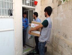 İHO EBRAR Nusaybin'de yardım dağıttı