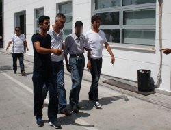 Şizofren hasta 2 kişiyi bıçakladı