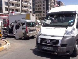 Diyarbakır'da trafik kazası: 3 yaralı