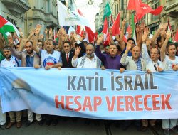 İstanbul Filistin için Taksim'e yürüdü