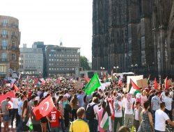 Almanya'da da Siyonist İsrail lanetlendi