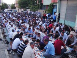 Çınar Şefkat Der iftarda halkla bir araya geldi