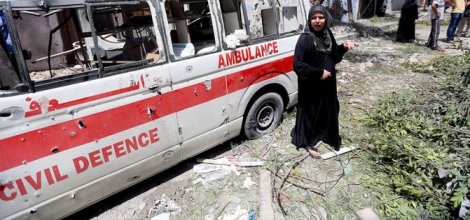 Gazze'den çıkmak isteyenler keskin nişancılar tarafından vuruluyor!