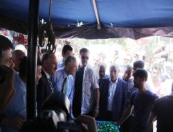 İhsanoğlu'na Diyarbakırlılardan tepki