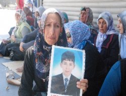 Annelerin payına yine ağlamak düştü