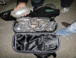 Ağrı'da 15 kilo esrar ele geçirildi