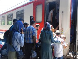 Mevsimlik tarım işçilerinin zorlu yolculuğu başladı